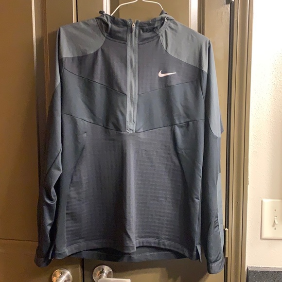 Brand new Nike running jacket - Picture 5 of 6